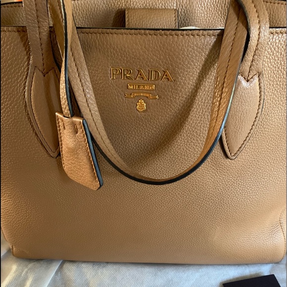 Prada hand bag - Picture 2 of 4